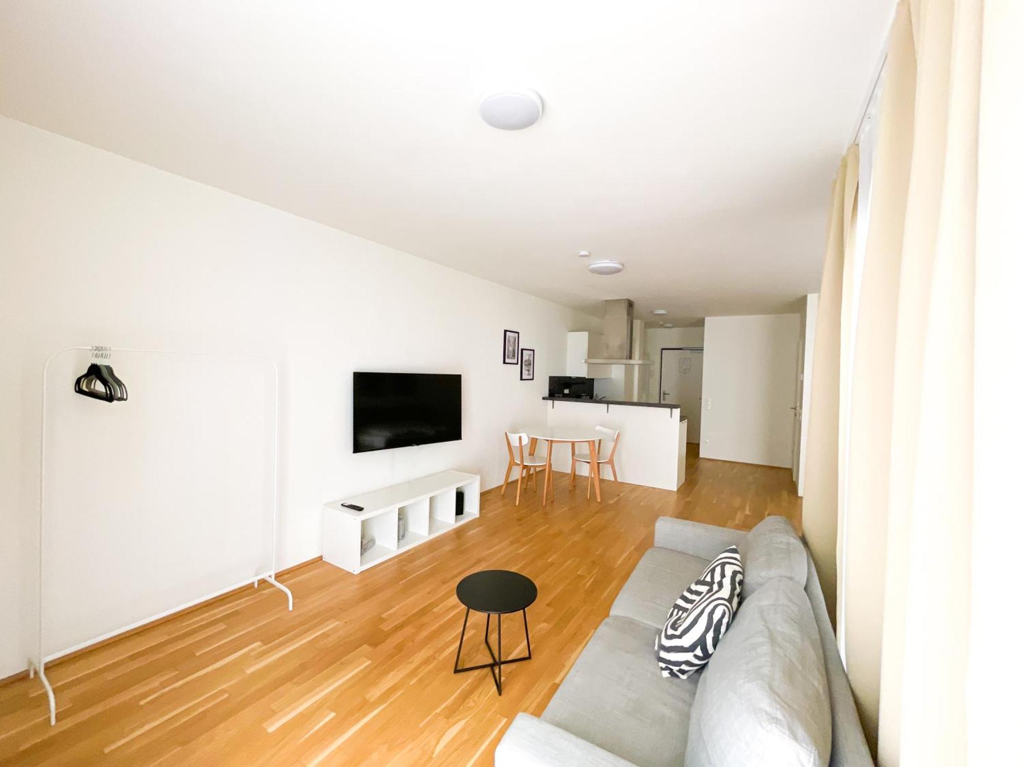 Whats-App Self-Check-In - 1Br Apartment, Near Airport,15 Min To Center Вена Номер фото